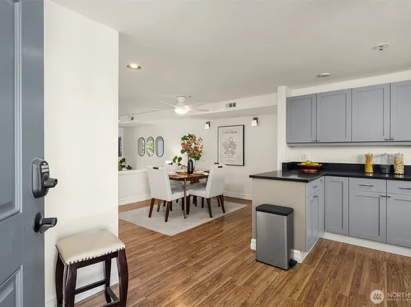 9039 NE Juanita Drive #305, Kirkland, WA 98034