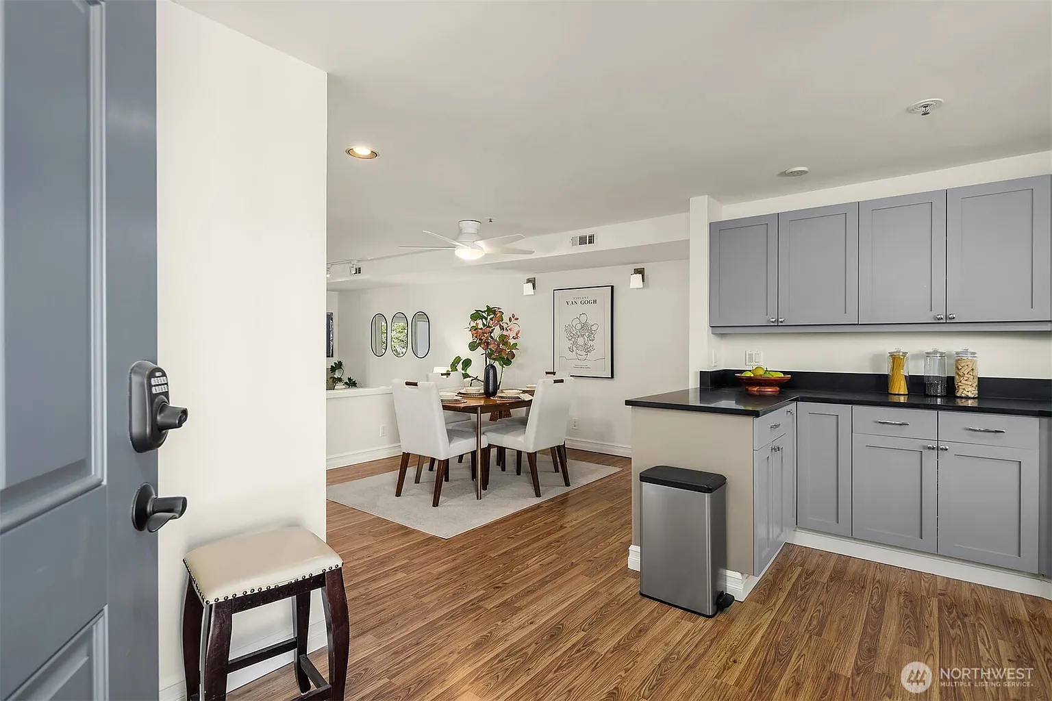 9039 NE Juanita Drive #305 photo 1
