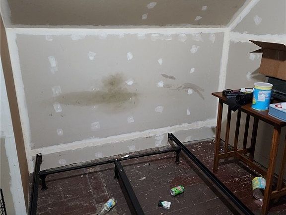 4th image of 124 N Wilkinson Ave