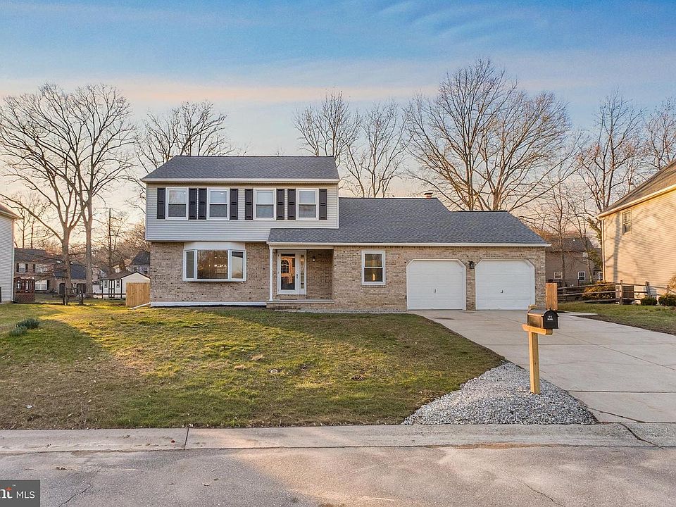 1st image of 210 W Silver Fox Rd