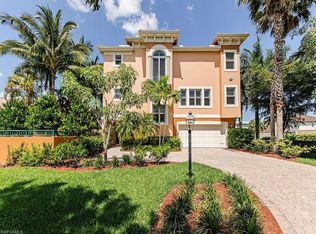 1104 6th St S, Naples, FL 34102