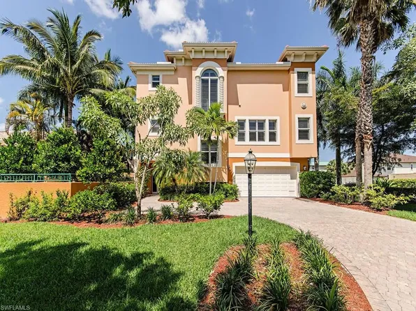 1104 6th St S, Naples, FL 34102