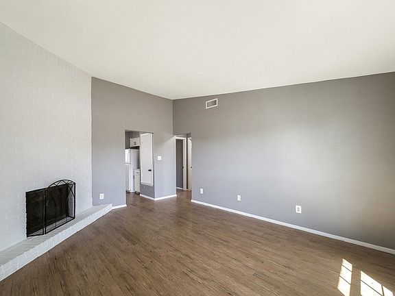 3rd image of 4900 E Stassney Ln
