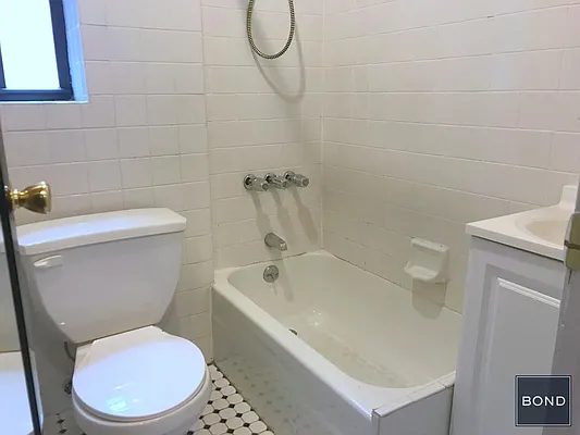 Rented by Bond New York | media 5