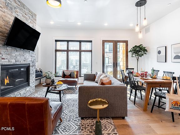 3rd image of 3703 Blackstone Dr #109