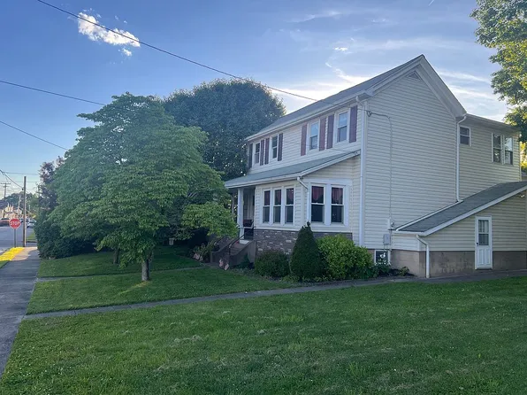 2104 Center St, Moundsville, WV 26041