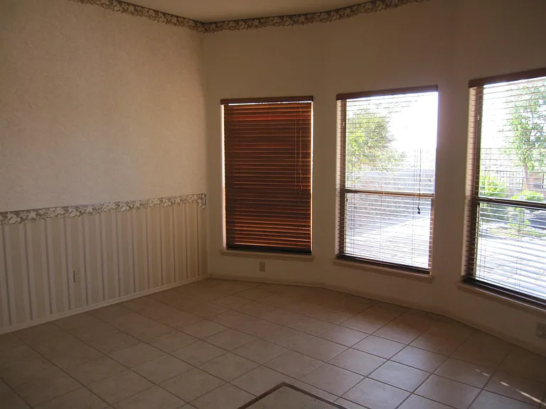 564 Canyon Point Rd — Photo 6