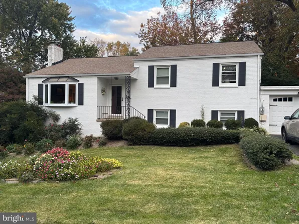 3907 N Woodstock St, Arlington, VA 22207