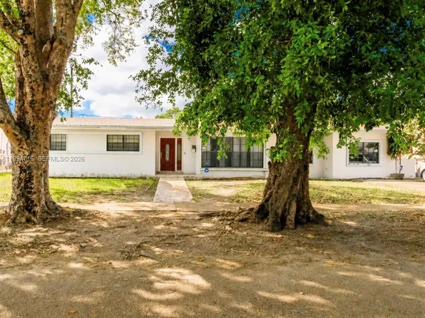 780 NE 155th St, Miami, FL 33162