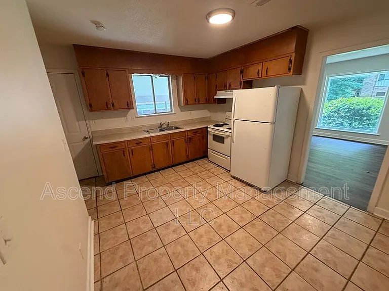 3341 Pinewood Ave #B — Photo 7