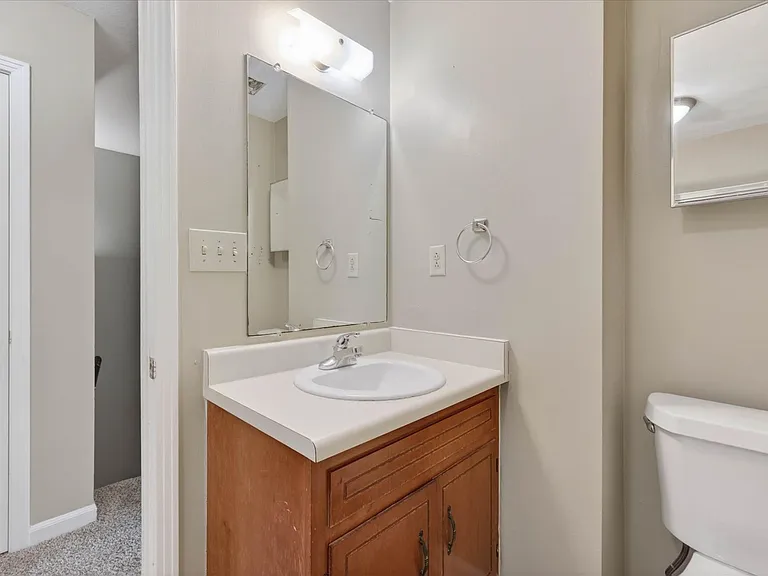 921 Kingsbury Dr #C — Photo 21