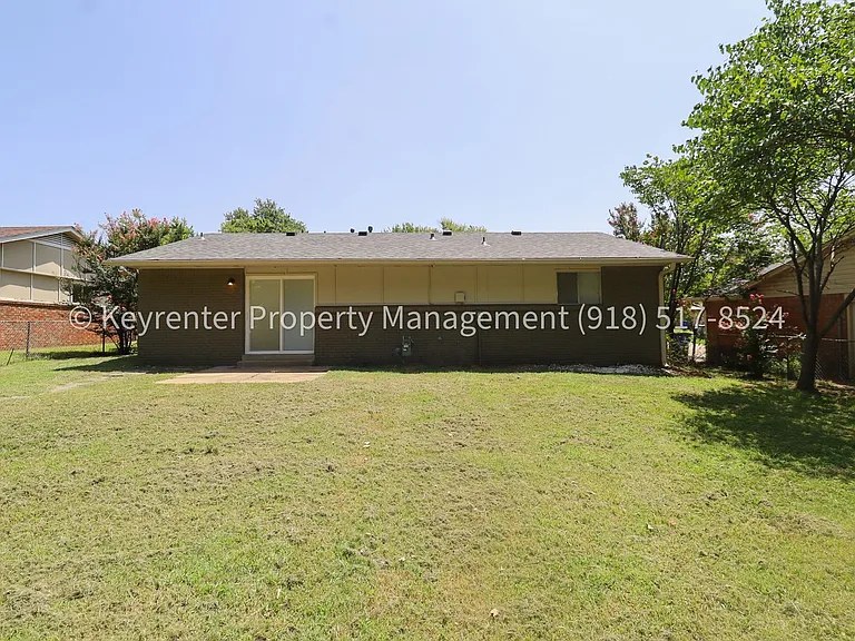 1820 S 5th Pl — Photo 8
