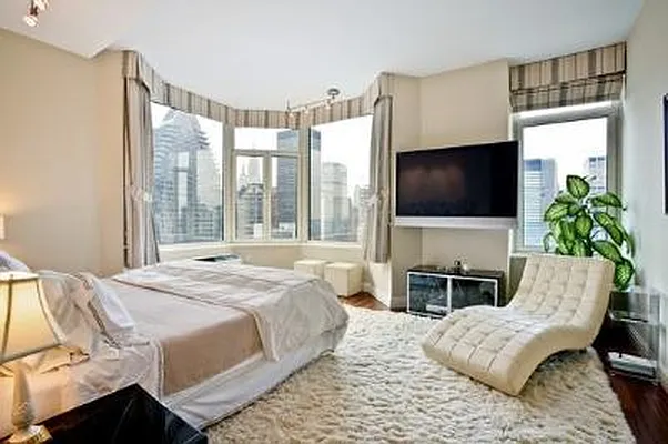 Sold by Corcoran | media 35