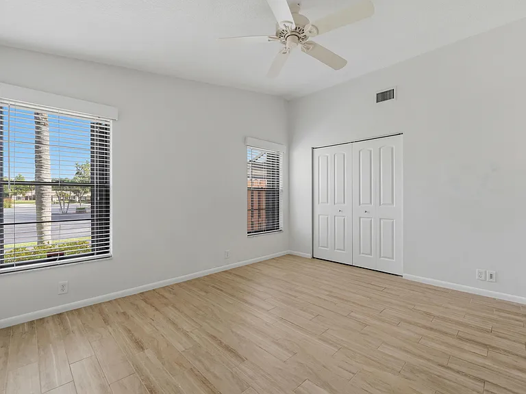 7916 SE Villa Cir — Photo 17