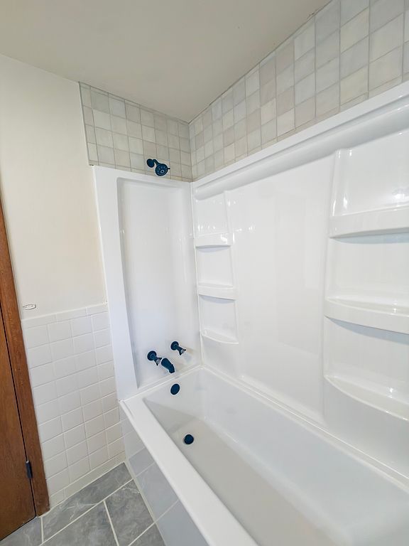 4631 S Lakehill Ave - Property Image