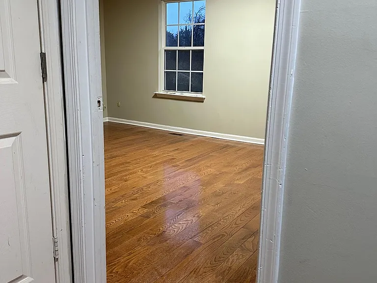 211 Glen View Ter — Photo 14