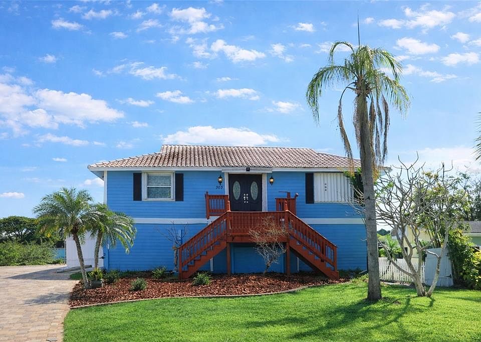 1st image of 303 LAGOON DRIVE