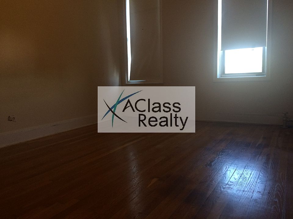 2nd image of 4415 34th Ave #B4