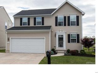 6 Scooter Ln, Hamburg, NY 14075