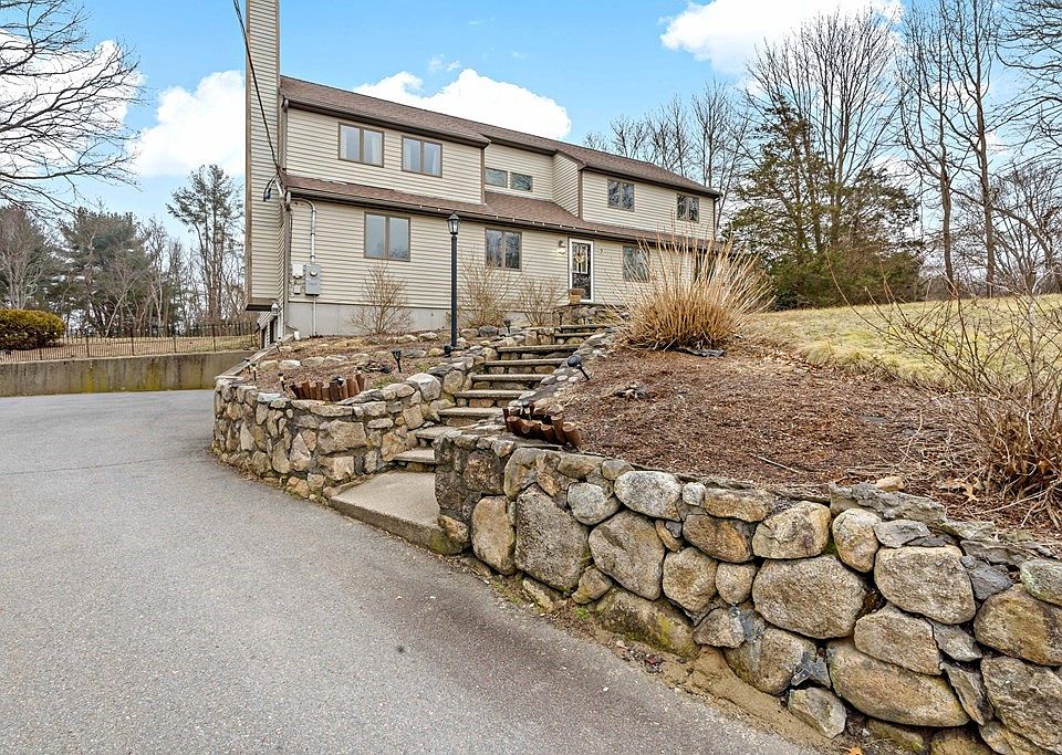 7 Howland Rd, Berkley, MA 02779 Zillow