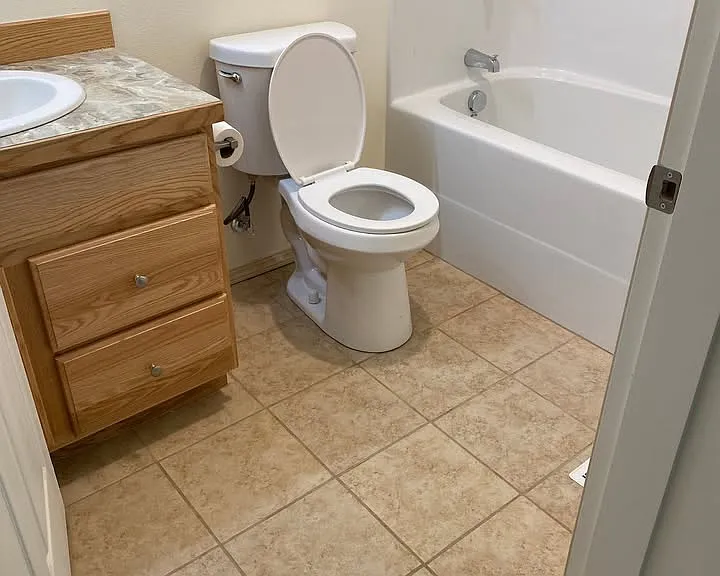 111 W Brooks St — Photo 14