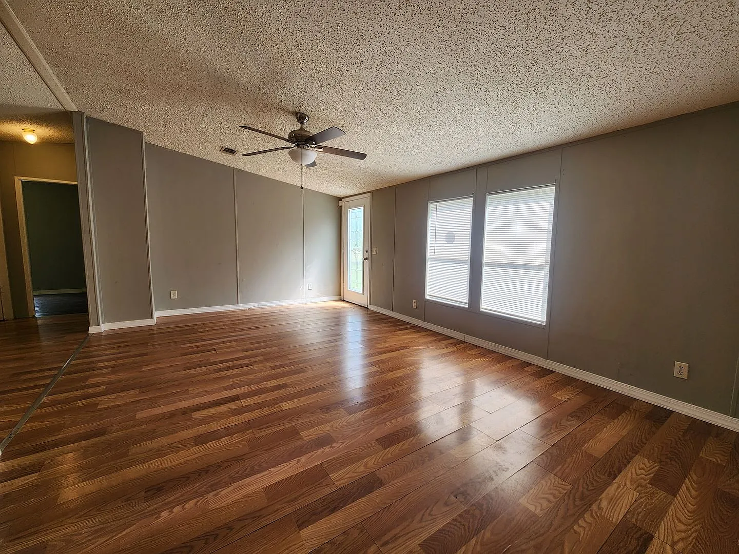 3 Bed, 2 Bath Home on 1/3 Acre No Gas or Water Bills! — Photo 3