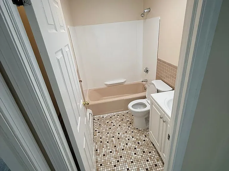 1188 Middle Tpke W — Photo 16