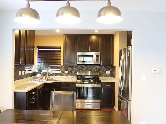 5th image of 1373 Derby Ln