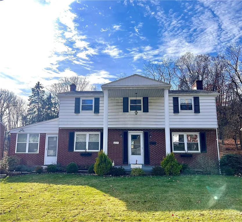 219 McKenzie Dr photo 1