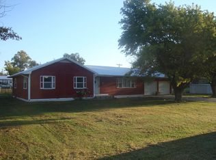 206 W 6th St, Longton, KS 67352