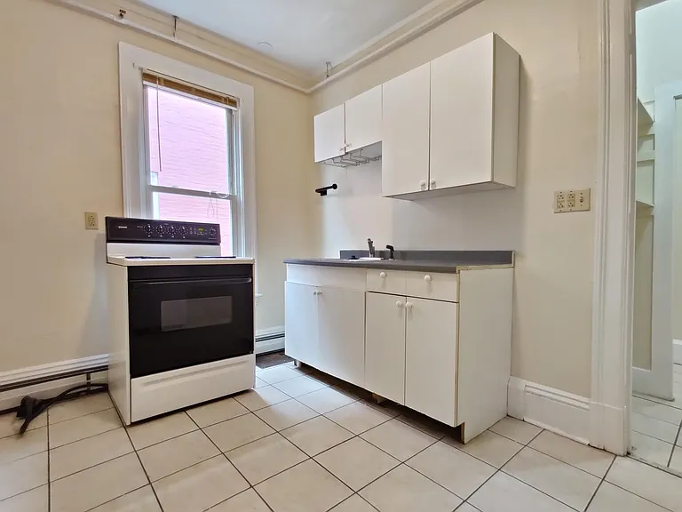 248 College St #5 — Photo 10