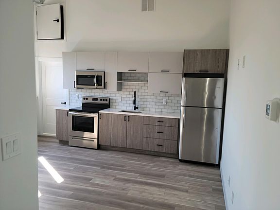 4th image of 2720 E Auburn St
