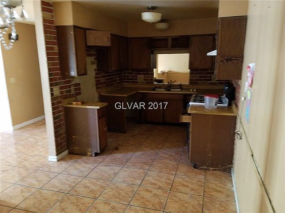 3rd image of 144 Edelweiss St