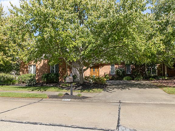 2nd image of 872 Windsor Green Dr