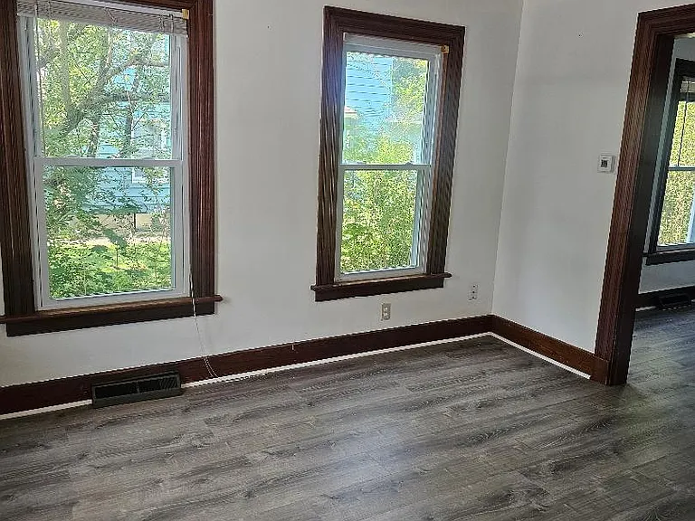 17 Meadow St — Photo 1