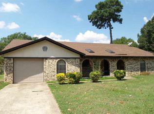 5605 Larry Dr, Texarkana, TX 75503
