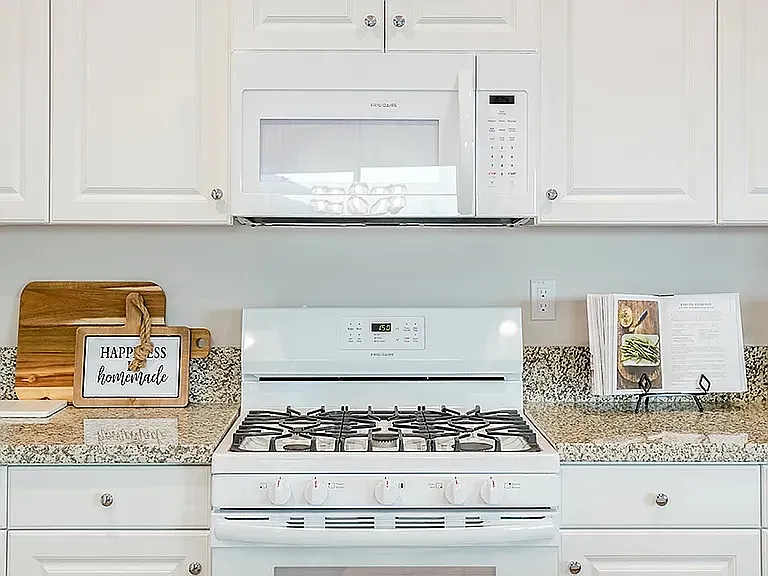 24289 Bay Laurel Ave — Photo 8