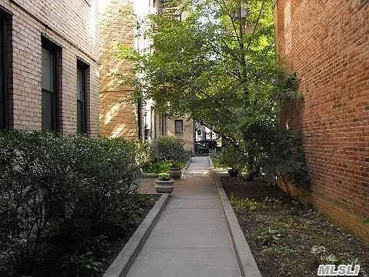 Sold by Akam Sales and Brokerage | media 2