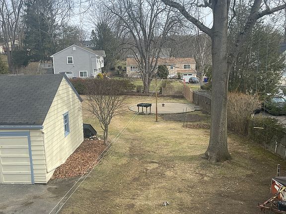 3rd image of 1924 Stratfield Road