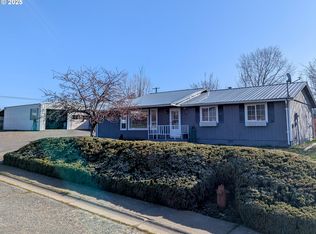 809 N 8th Ave, Elgin, OR 97827