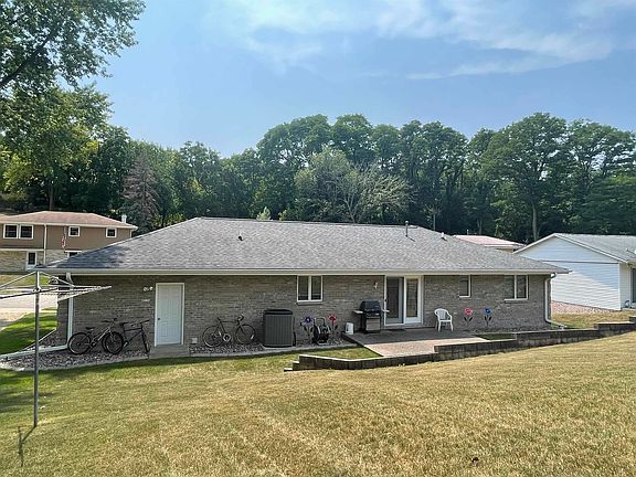 2nd image of 2792 Meadow Wood Dr