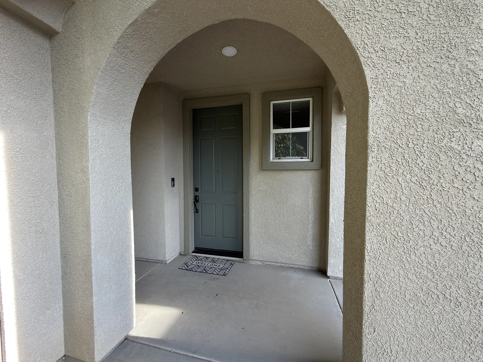 4 bed, 2411 sqft, $3,290 — Photo 3