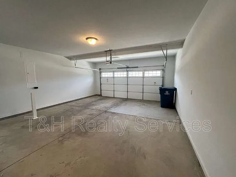 7073 Fowler Dr — Photo 22