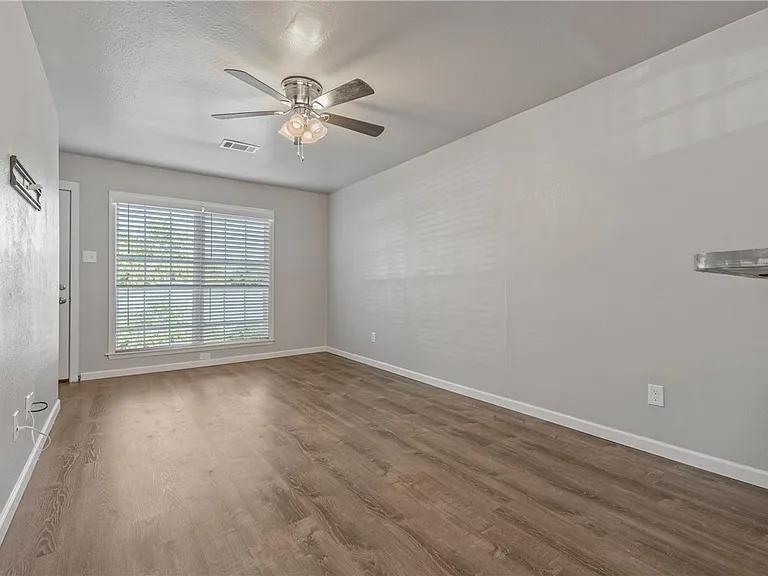 3345 Lodgepole Cir — Photo 6