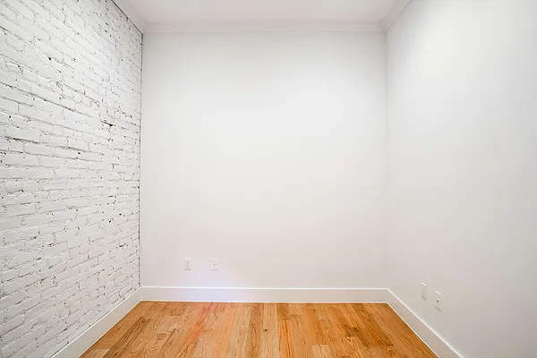 Rented by Nooklyn NYC LLC | media 9