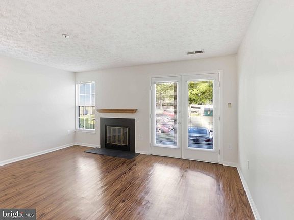 2nd image of 6460 Green Field Rd Unit 204