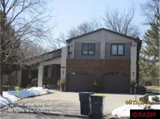 1824 Southridge Rd, New Ulm, MN 56073