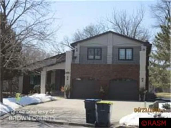 1824 Southridge Rd, New Ulm, MN 56073