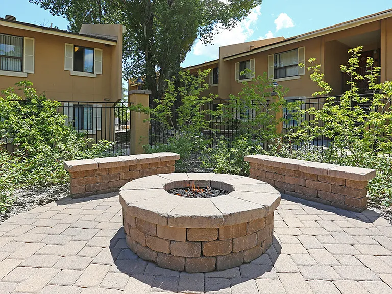 Aspen Leaf Apartments — Photo 4