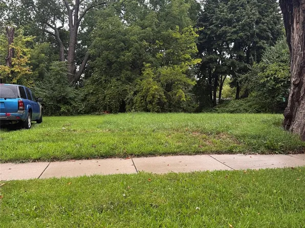 51 Summit St, Pontiac, MI 48342